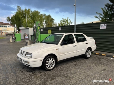 Volkswagen Vento Jetta 2.0 GT 120KM