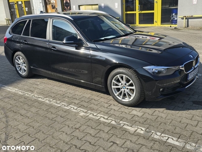 BMW Seria 3 318d Touring