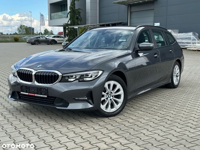 BMW Seria 3 320d xDrive Advantage