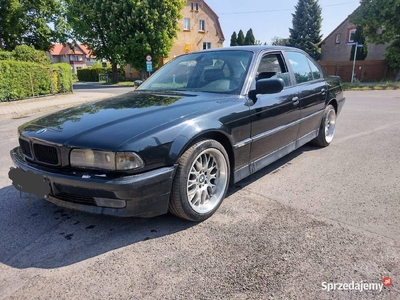 BMW seria 7 E38 super auto