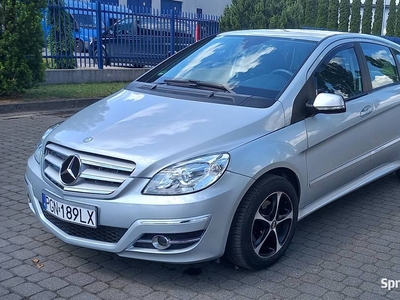 Mercedes B Lift BEZ RDZY