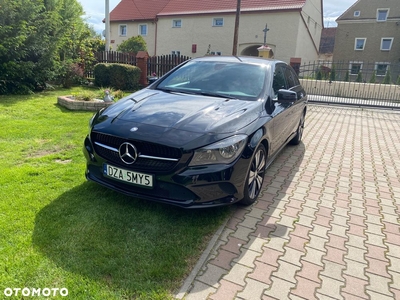 Mercedes-Benz CLA Shooting Brake 180 d