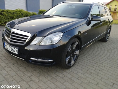 Mercedes-Benz Klasa E 220 T CDI DPF BlueEFFICIENCY 7G-TRONIC