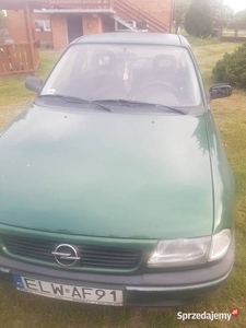 Opel Astra F sedan classic 2001 r. Auto do jazdy. Polecam