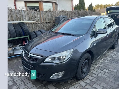 Opel Astra J