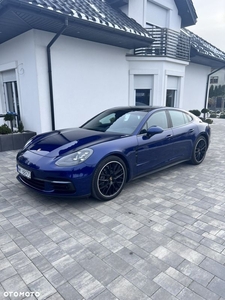 Porsche Panamera 4