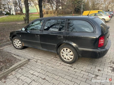 Skoda Octavia Kombi 2.0 Benzyna (auto robocze)