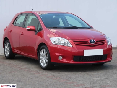 Toyota Auris 1.6 130 KM 2011r. (Piaseczno)