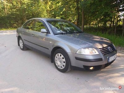 Volkswagen Passat 1.6 sedan 2002