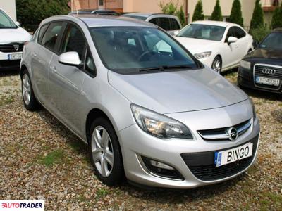 Opel Astra 1.4 benzyna 101 KM 2012r. (Harklowa)