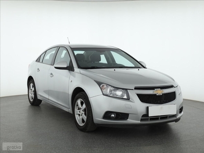 Chevrolet Cruze , Klima, Parktronic, Podgrzewane siedzienia,ALU