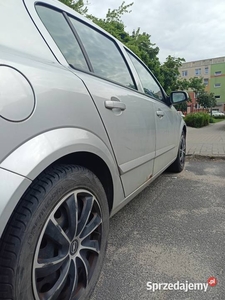 Opel Astra H 1.6 benzyna 2006r.