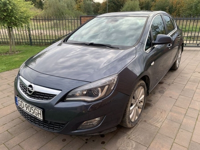 Opel Astra IV (J)