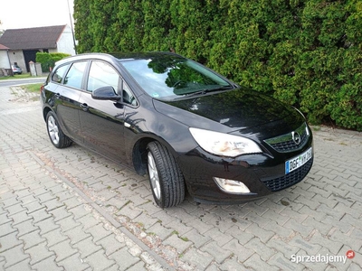 Opel Astra J 1.6 16V Zarejestrowana !!