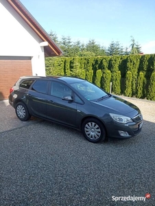 Opel Astra J