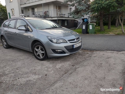 Sprzedam opel astra 2015r