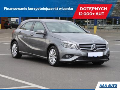 Mercedes Klasa A W176 Hatchback 5d Facelifting 180 122KM 2015