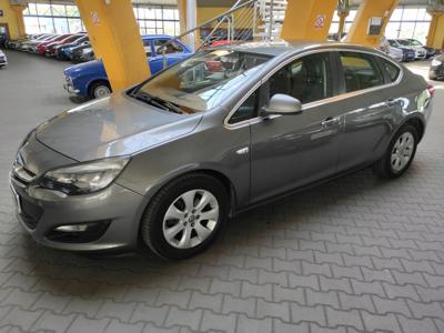 Opel Astra J Sedan 1.4 Turbo ECOTEC 140KM 2017