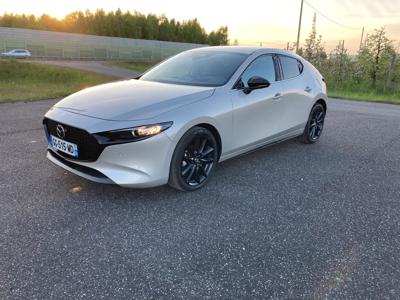 Używane Mazda 3 - 69 900 PLN, 7 944 km, 2022