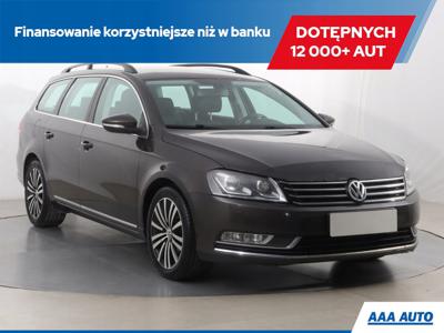 Volkswagen Passat B7 Variant 2.0 TDI CR DPF BlueMotion 140KM 2012