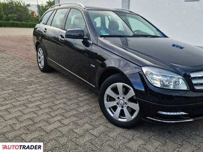 Mercedes C-klasa 1.8 benzyna 184 KM 2010r. (Kraków)