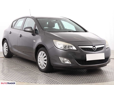 Opel Astra 1.6 113 KM 2010r. (Piaseczno)