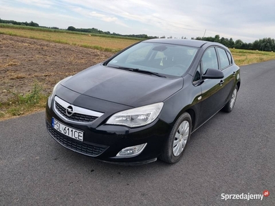 Opel Astra J 1.3 cdti 95km 2011 rok niski przebieg zadbany