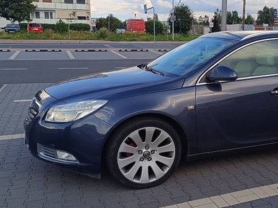 Opel Insignia wnętrze jasny beż