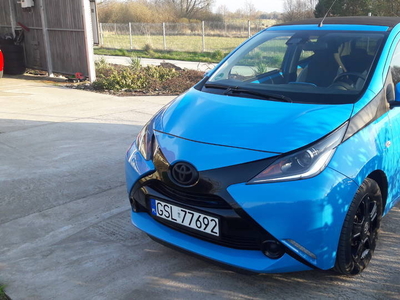 Toyota aygo automat rozsuwany materiałowy dach niski przebieg