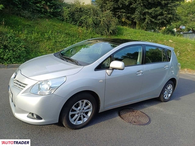 Toyota Verso 1.8 benzyna 147 KM 2011r.