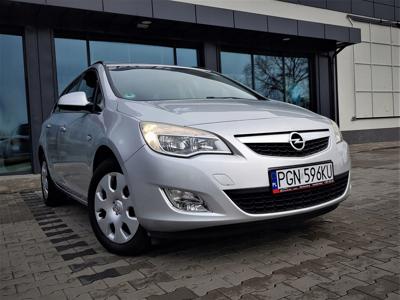 Opel Astra J Sports Tourer 1.4 Turbo ECOTEC 140KM 2011