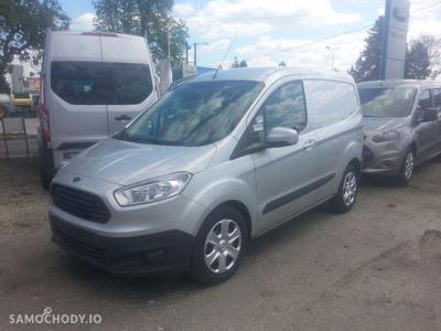 Używane Ford Transit Courier nowy , tempomat , 100 KM