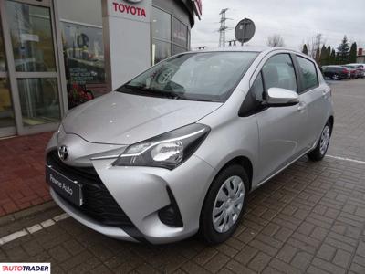 Toyota Yaris 1.0 benzyna 72 KM 2019r. (Częstochowa)