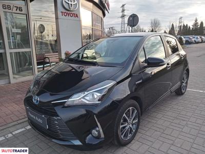 Toyota Yaris 1.5 hybrydowy 75 KM 2019r. (Częstochowa)