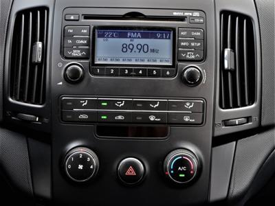 Hyundai i30 2009 1.4 CVVT 211589km ABS klimatyzacja manualna