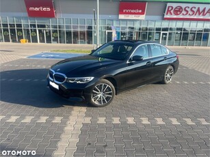 BMW Seria 3 330i xDrive Sport Line sport