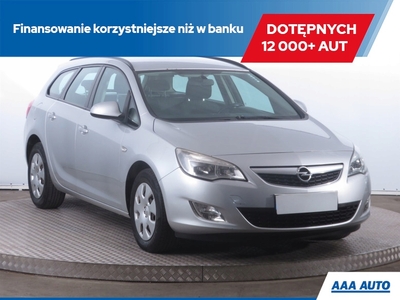 Opel Astra J Sports Tourer 1.7 CDTI ECOTEC 110KM 2012