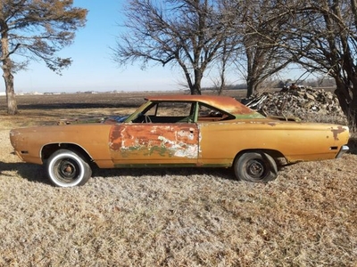 Plymouth Road Runner 1969 BigBlock 383 Project car dobra baza do projektu