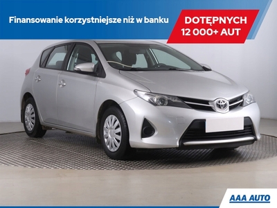 Toyota Auris II Hatchback 5d Facelifting 1.33 Dual VVT-i 99KM 2015