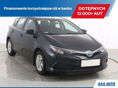 Toyota Auris II Hatchback 5d Facelifting 1.8 Hybrid 136KM 2015