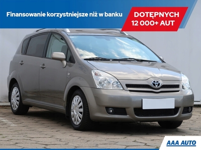 Toyota Corolla Verso E120 2.2 D-4D 177KM 2006