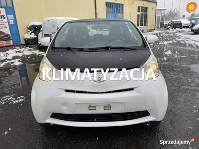 Toyota iQ IQ 2009r. 1,4 diesel Biała perła