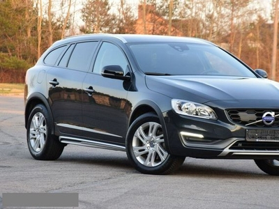 Volvo V60 nie wybrano wersji 2,0 D3 150km Cross Country bezwypadkowy ACC