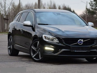 Volvo V60 nie wybrano wersji 2,0D R design bezwypadkowy serwisowany w ASO FVAT23%