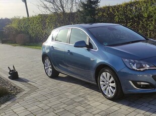 Opel Astra IV 1.4 T Cosmo