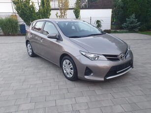 Toyota Auris 1.33 Dual-VVT-i