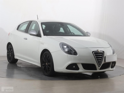 Alfa Romeo Giulietta , Salon Polska, VAT 23%, Skóra, Xenon, Bi-Xenon, Klimatronic,