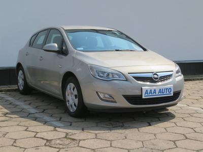 Opel Astra 2010 1.4 16V 166739km ABS