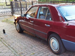 1988 Mercedes-Benz w124 230