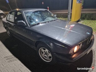 Czarne BMW 520 e34 1990 sedan - możliwa zamiana